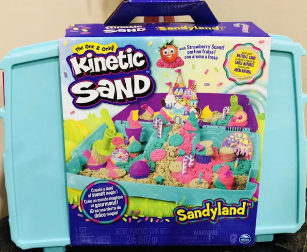 kinetic sand toy case with picture on outside